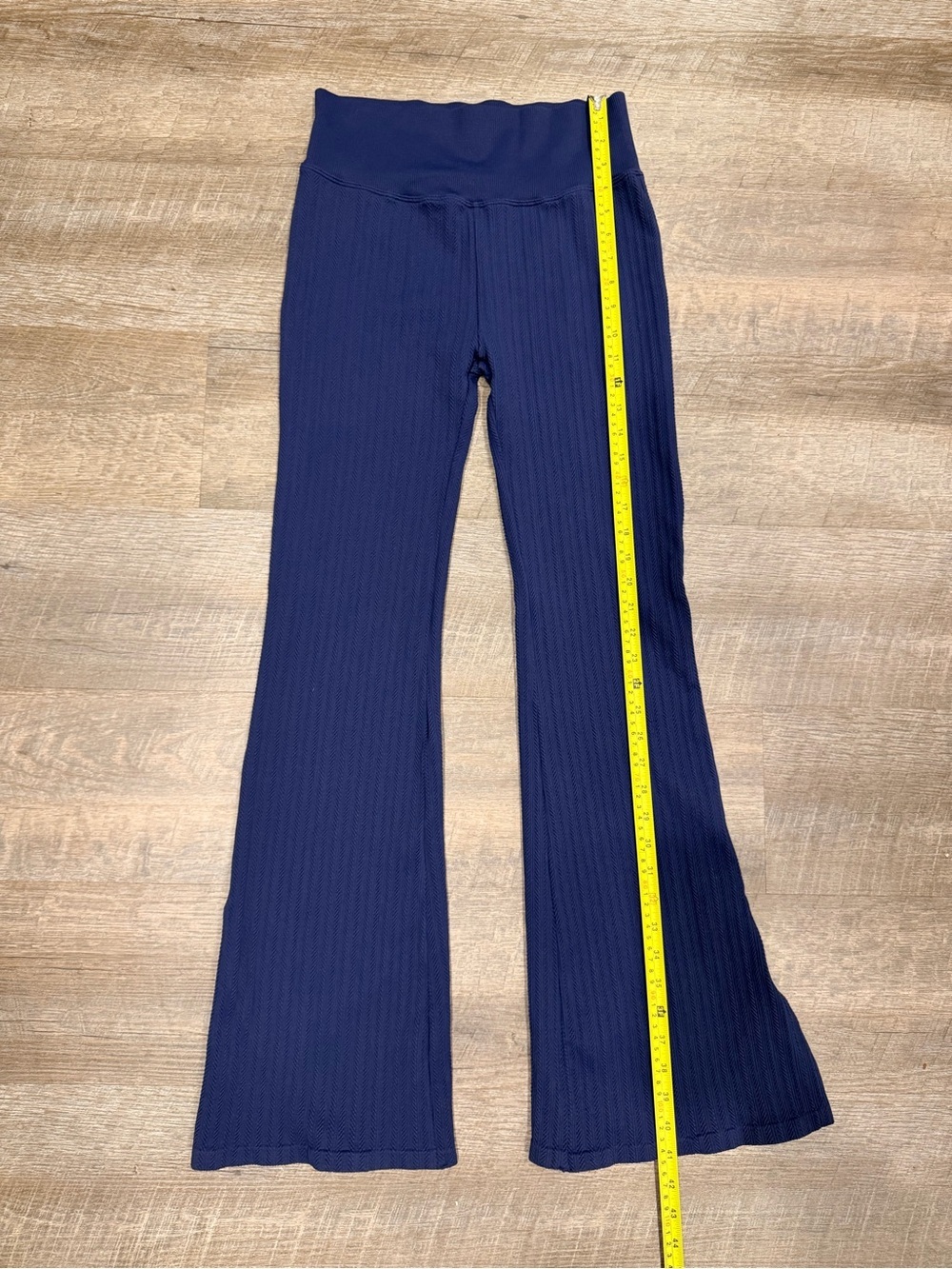 PINK Victoria’s Secret Seamless Cable Flare Leggings Navy Large Athleisure Gym - Picture 6 of 7